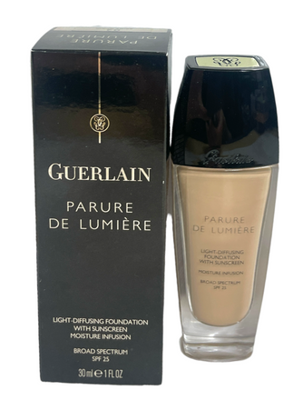 Guerlain Parure De Lumiere Light-Diffusing Foundation with Sunscreen (02 Beige Clair)